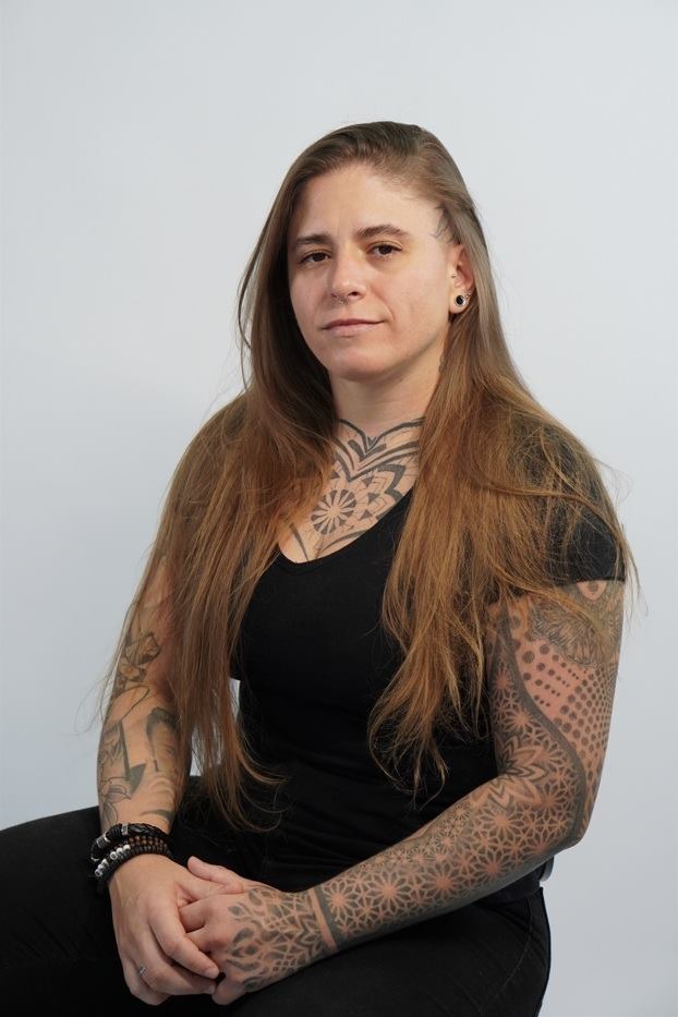 Cah Ink Art, especialista em fineline, botânica e blackwork