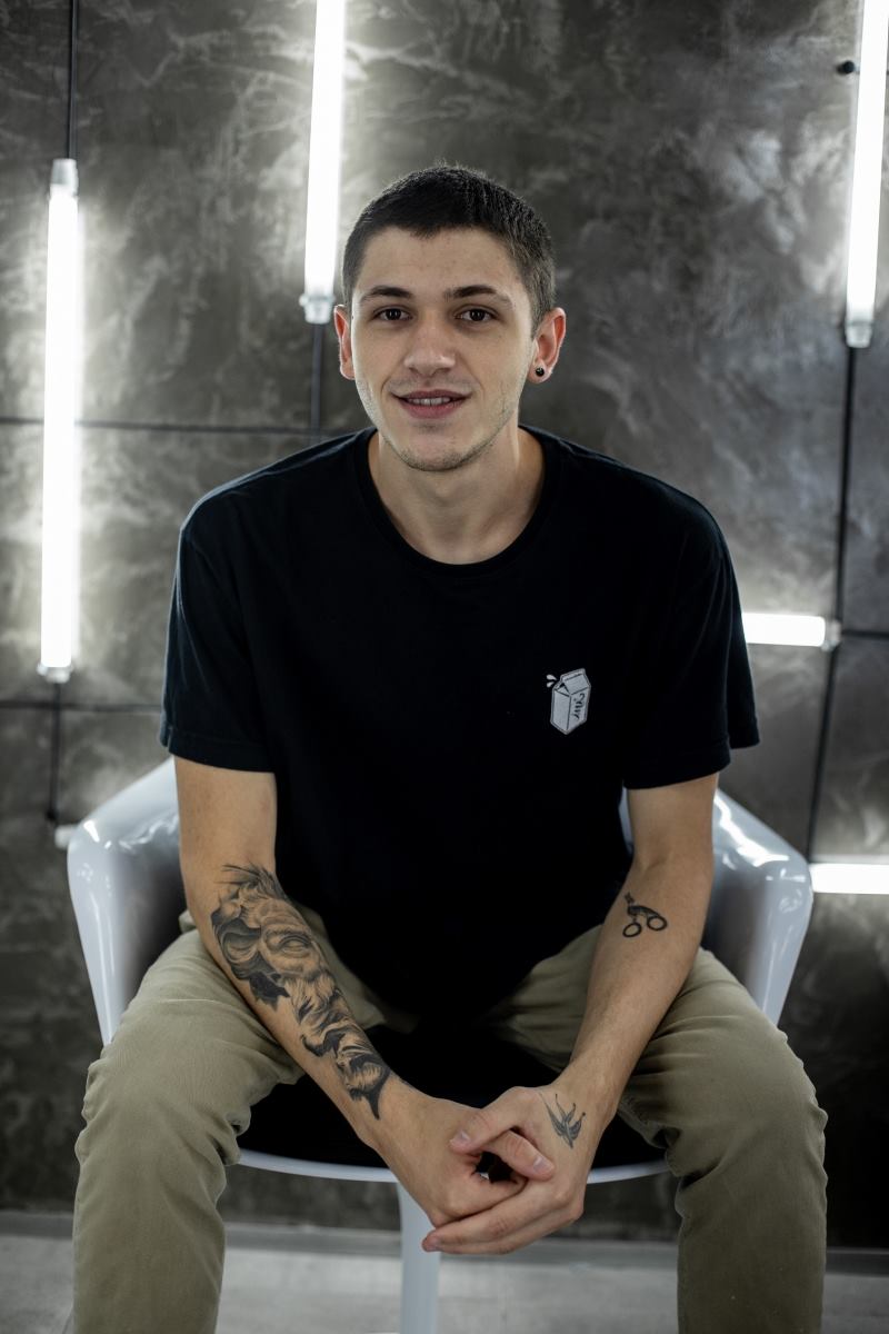 Matheus Bardot, artista de blackwork e black and grey